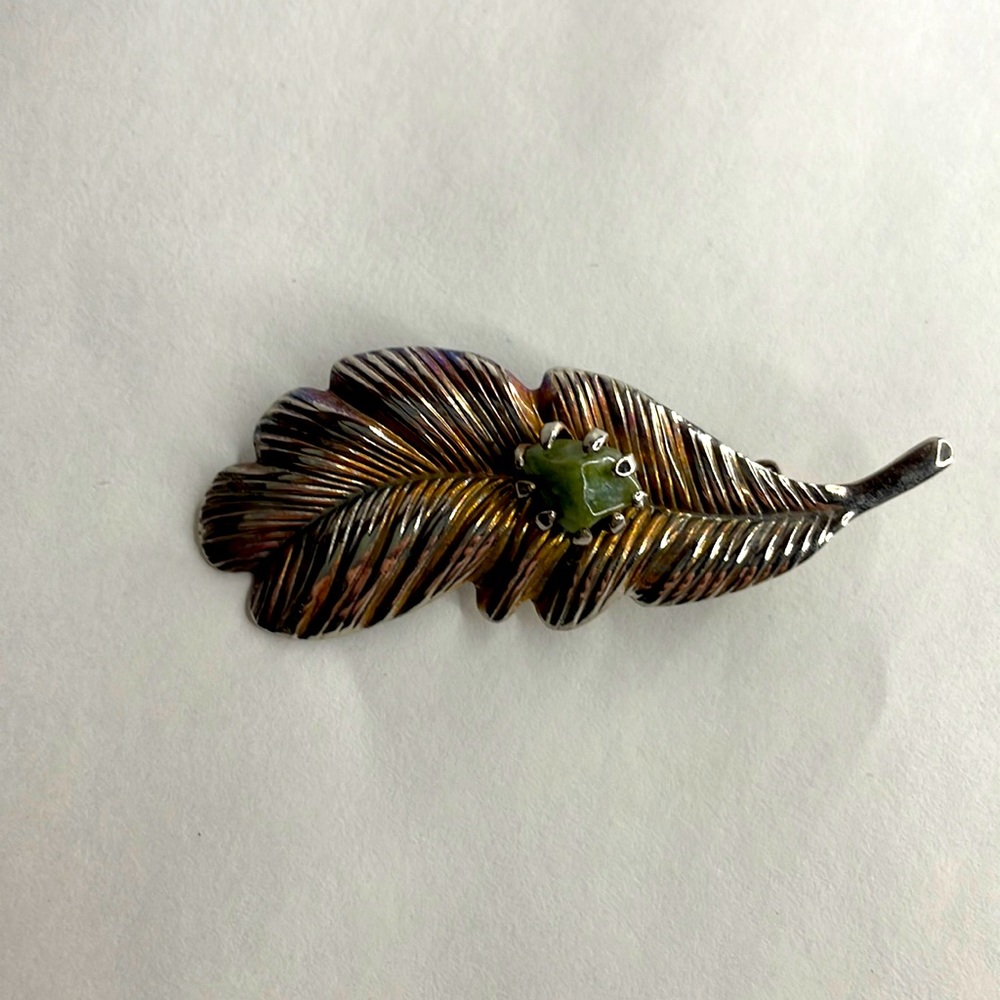Vintage Feather brooch with Jade jewel